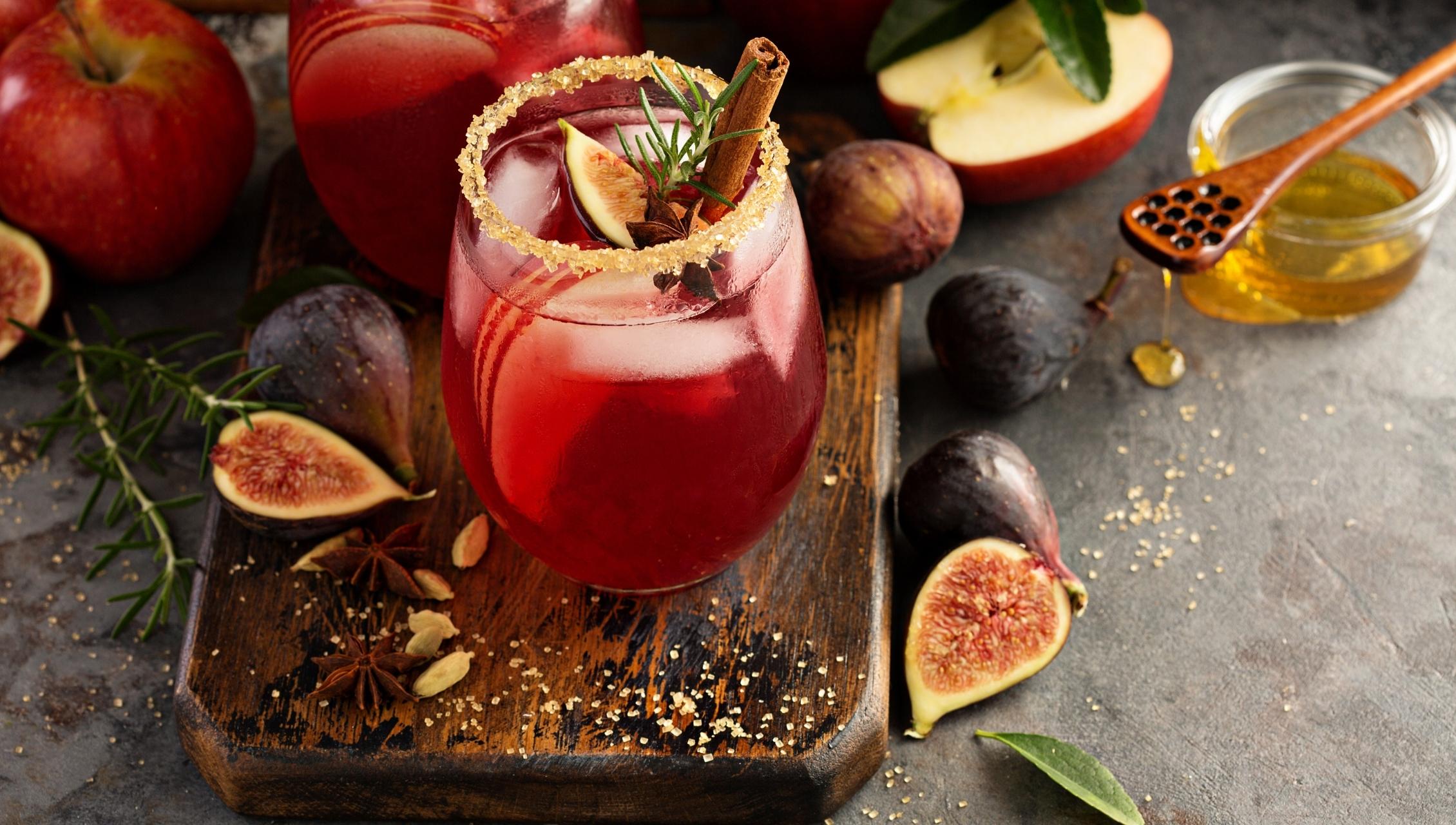 Saratoga-Cocktail-Recipe The Bottle Club